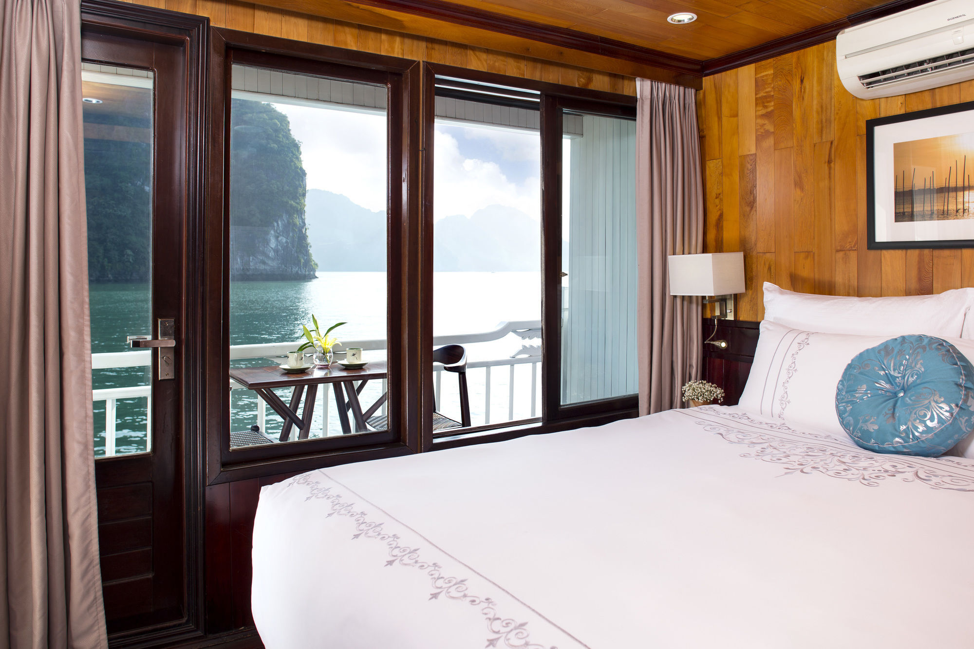 Aphrodite Cruise Ha Long Bagian luar foto